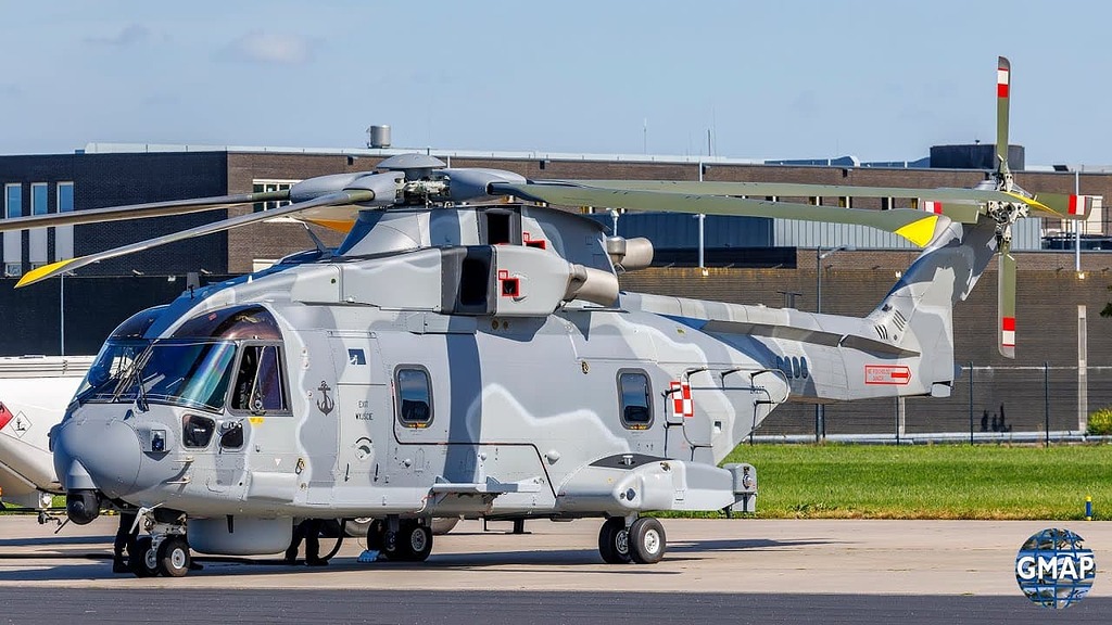 Leonardo AW-101: The new hunter of the Polish navy - Heli - War
