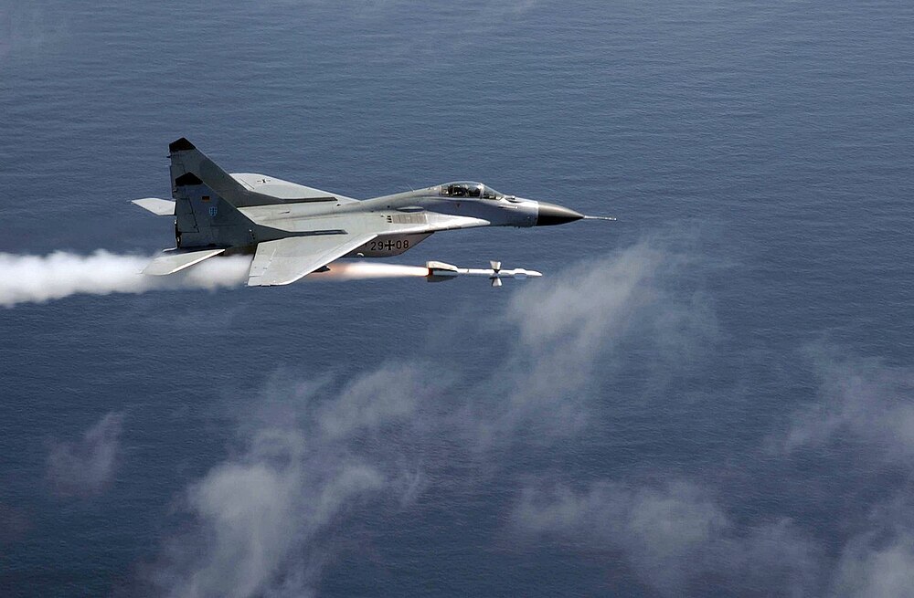Mig_29_firing_AA-10