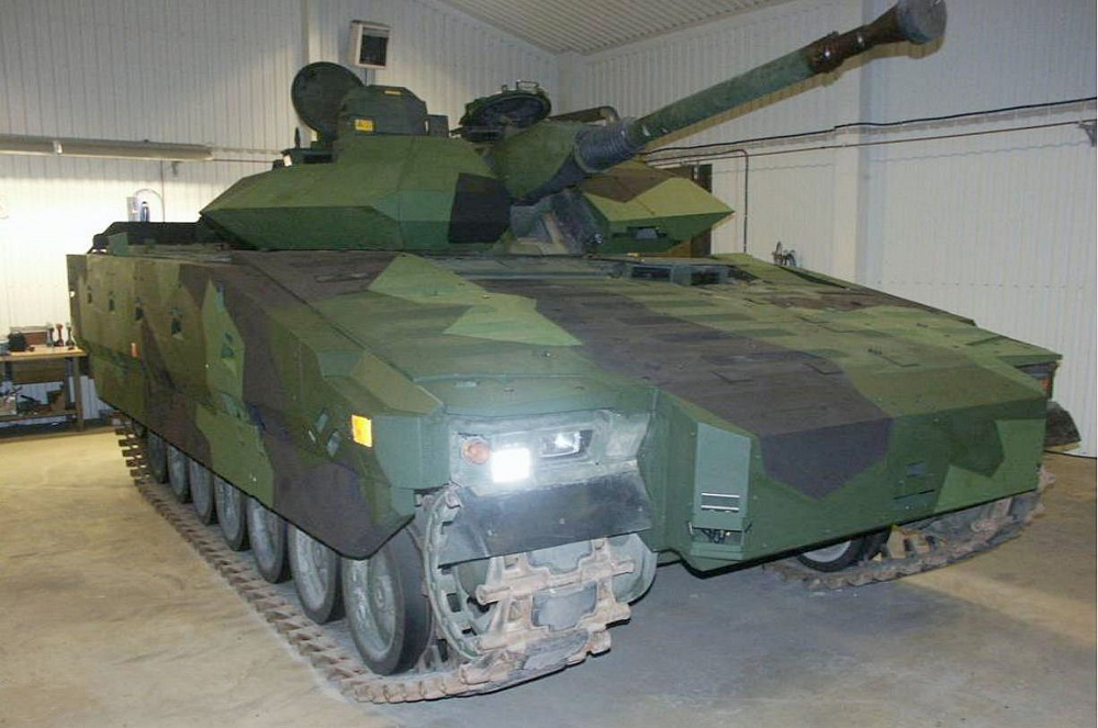 2010-11-2320Armoured20Wheeled20Vehicle20p.50_cr1