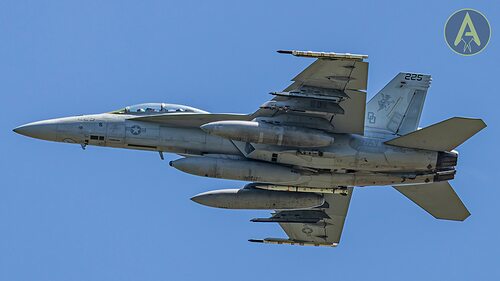 Super-Hornet-with-AIM-260-3