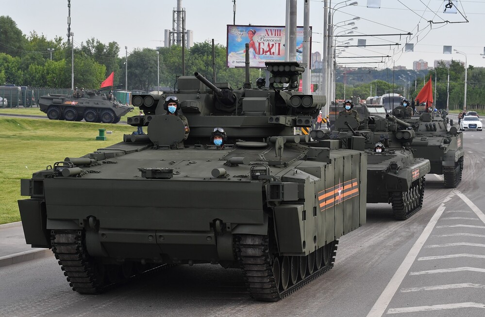 Kurganets-25 with 57 mm LShO-57 cannon, 4 9M133 Kornet-EM and 8 9M134 Bulat ATGMs