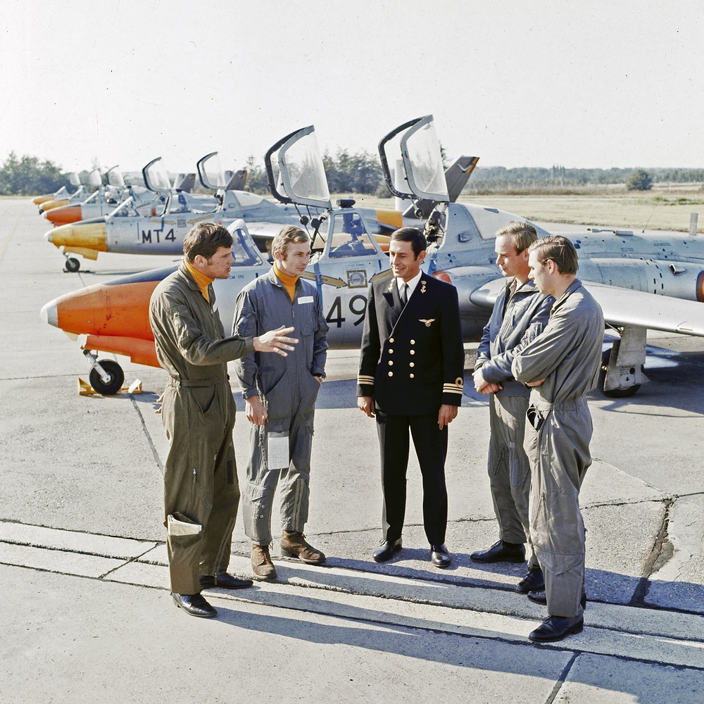 Fouga Magister straaltrainers in gebruik bij de gezamenlijke Belgische en Nederlandse voortgezette vliegopleiding (VVO) op vliegveld Brustem (België).