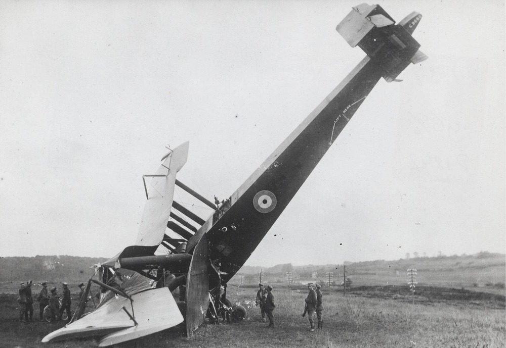 Wrecked H.P 12 0-400 showing twin gun set up (1)