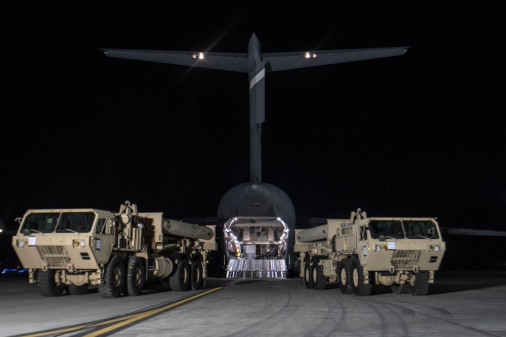 Two_THAAD_launchers_arriving_in_South_Korea_in_March_2017