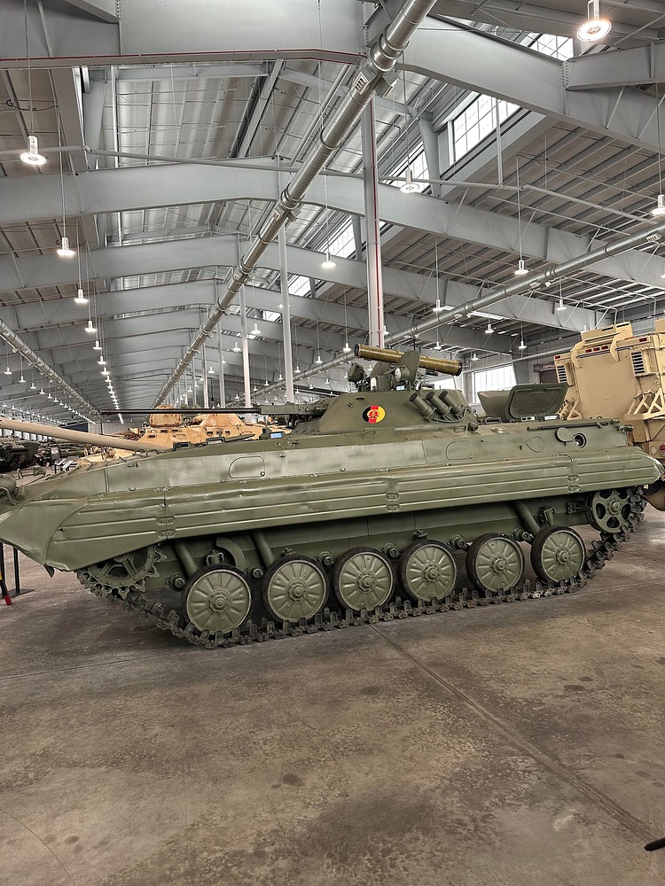 east-german-bmp-2-v0-rbeo8ru7swie1