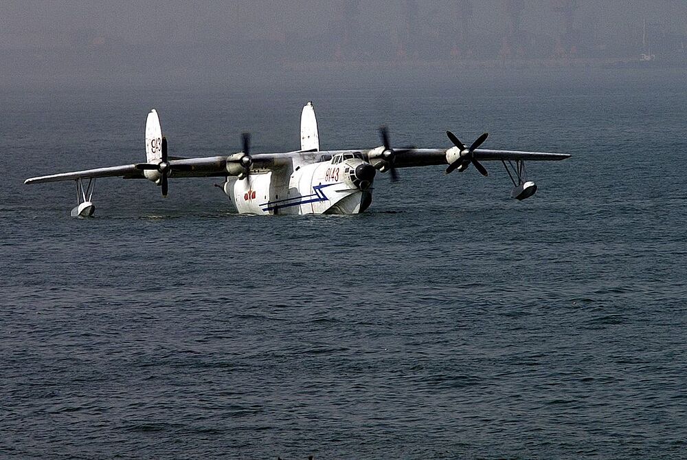 1200px-Chinese_Shuihong_5_amphibious_aircraft