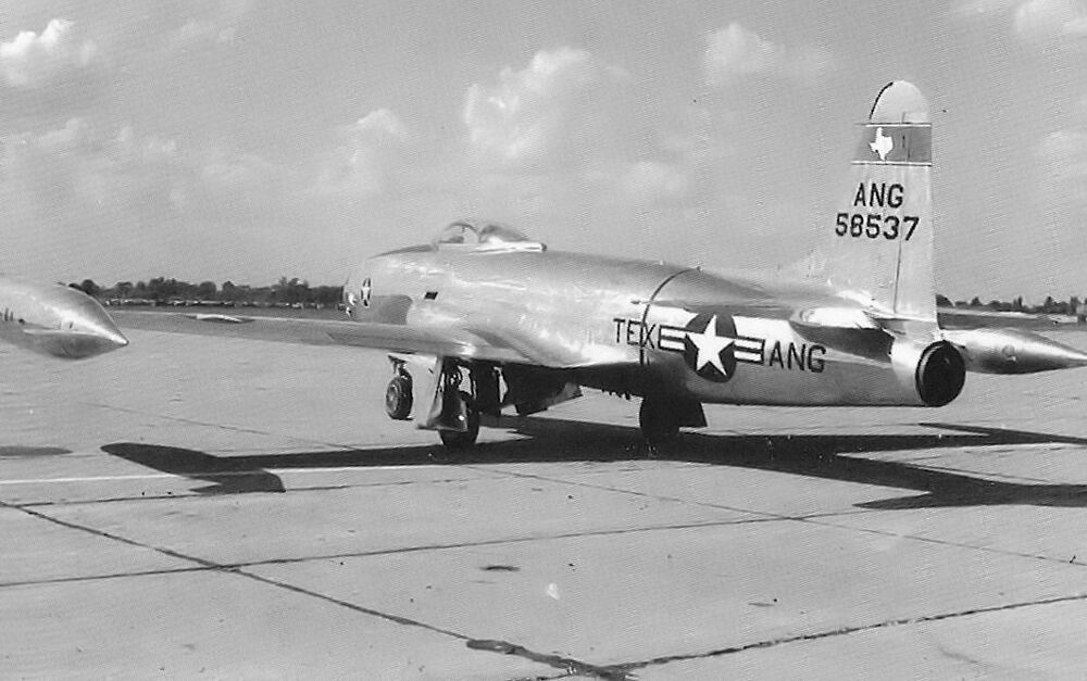 111th_Fighter_Squadron_Lockheed_F-80B-1-LO_Shooting_Star_45-8537
