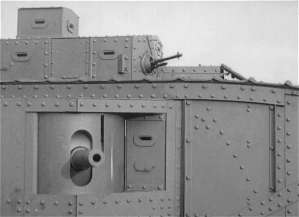 tank with .303 Hotchkiss  machine gun