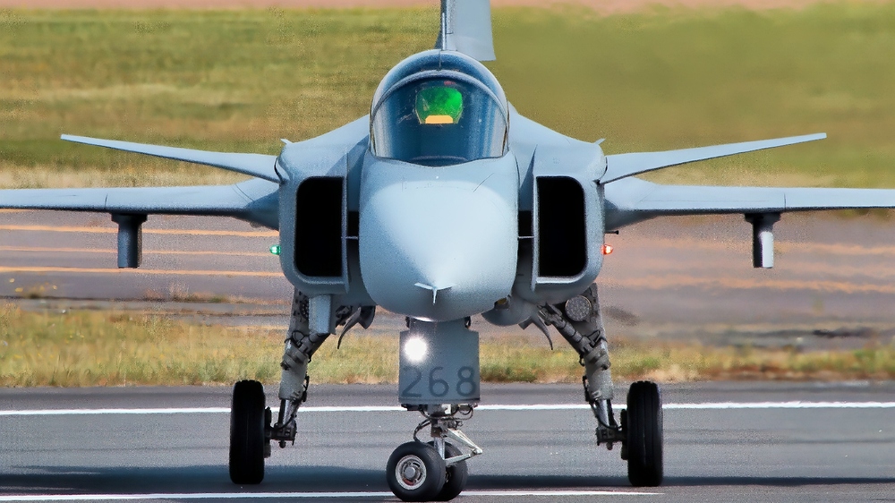 JAS-39-Gripen-Front-and-Center