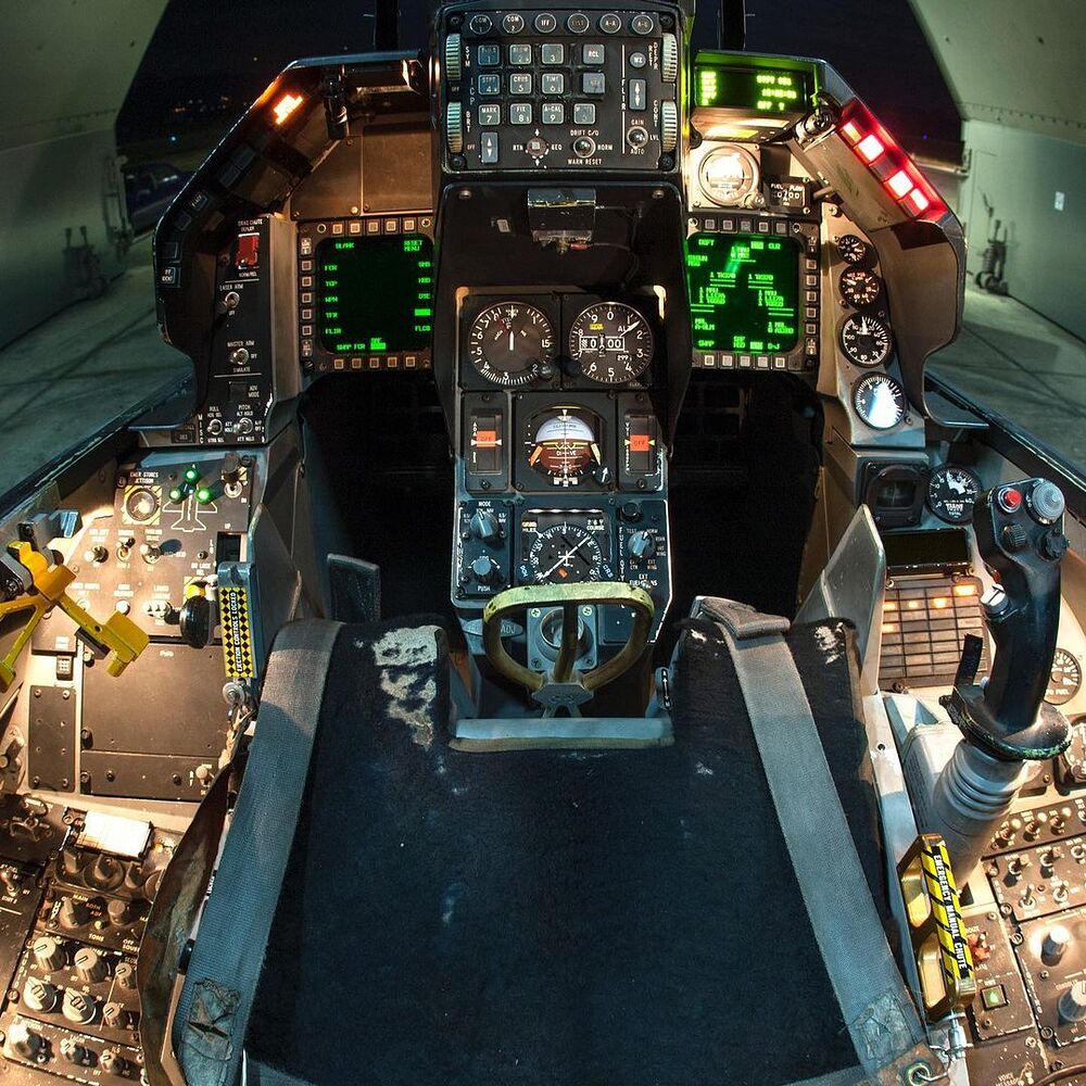 f-16_fighting_falcon_hud-2