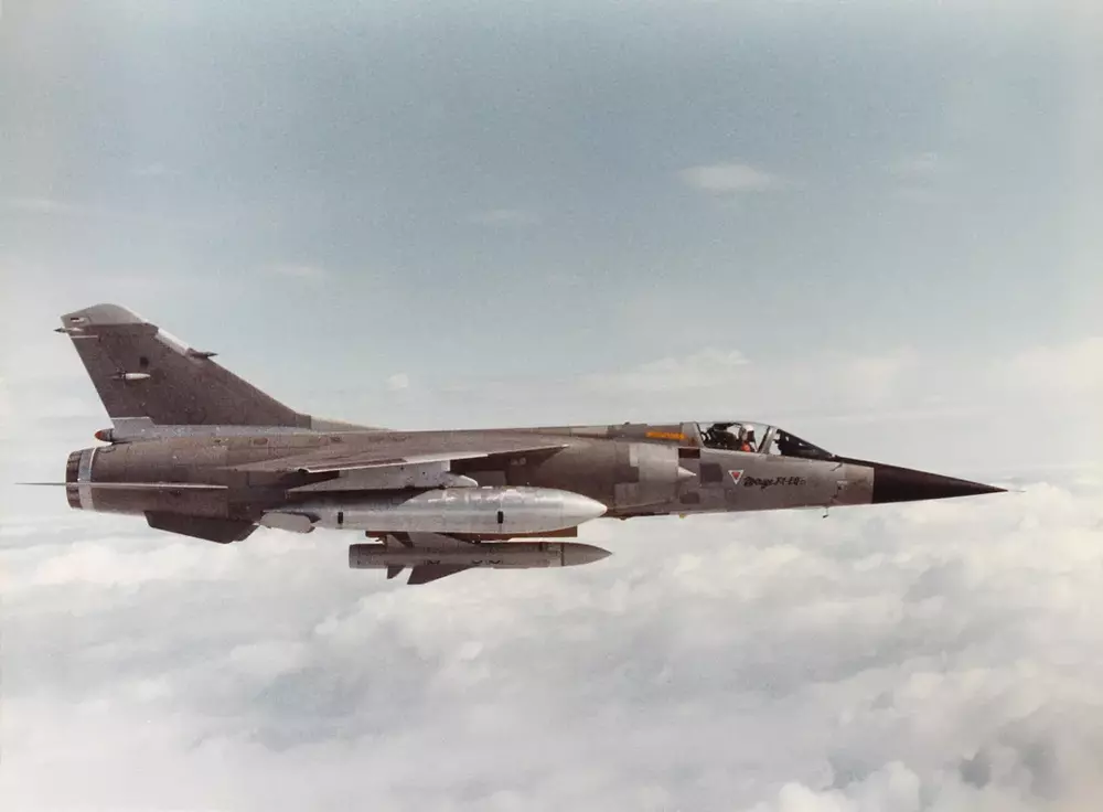 mirage-f1-carrying-an-as-37-martel-air-to-ground-missile-v0-hbijpkdtg3b81