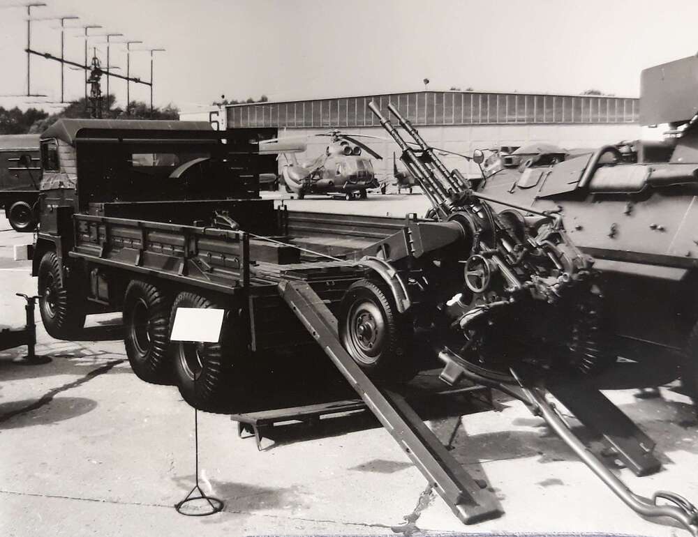 196x Star 660 z ZPU-2 (Ź - Twitter @Rudenicz)