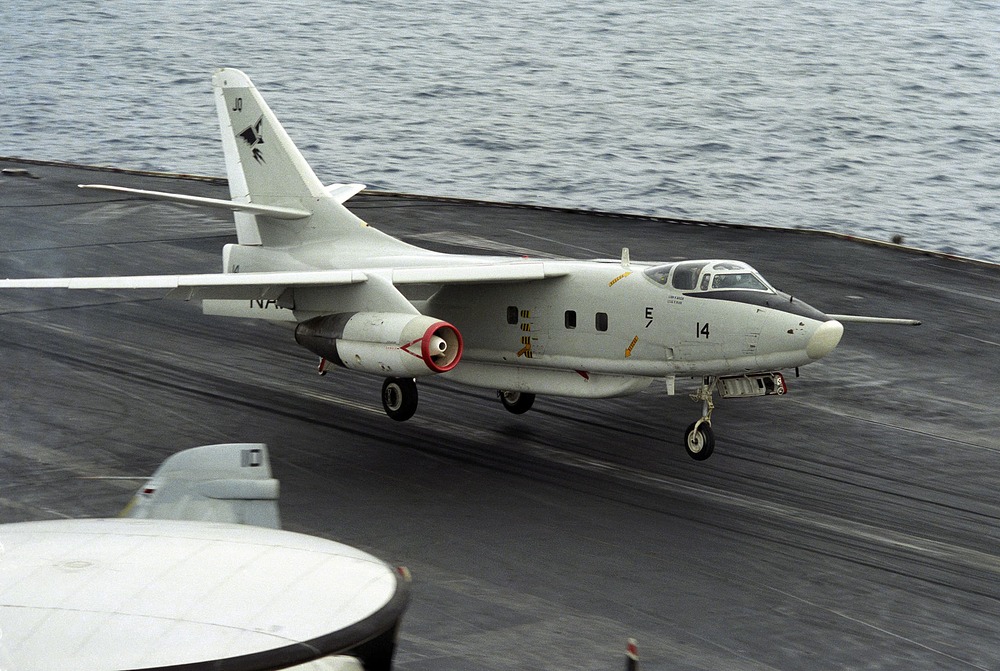 EA-3B_VQ-2_on_USS_Saratoga_(CV-60)_1986