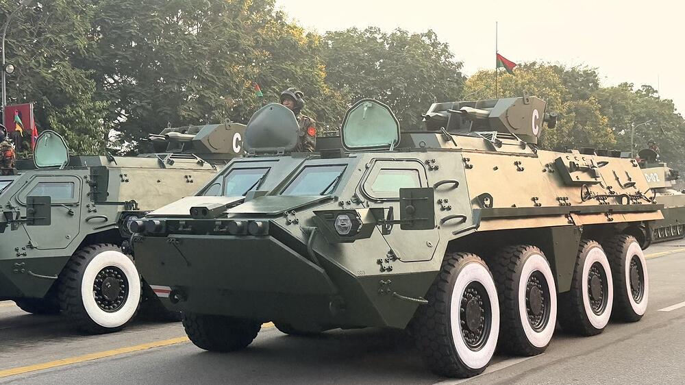 17767123053835177722934313600233