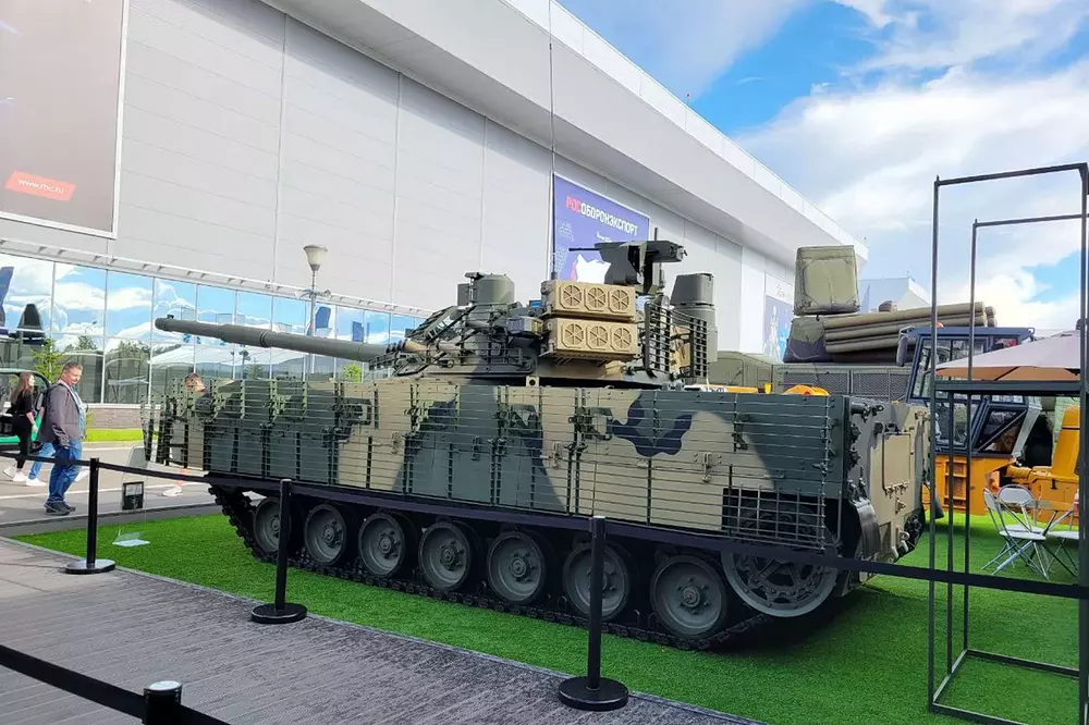 Rostec showcases new Sprut-SDM1 light tank with upgraded armor kit at Army-2024 925 003-eda90fac