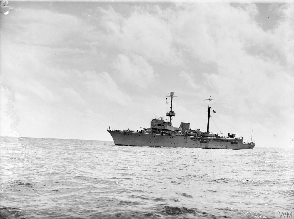 ITALIAN_WARSHIP_SURRENDERS_AT_COLOMBO._14_SEPTEMBER_1943._THE_ITALIAN_COLONIAL_SLOOP_ERITREA_A_2170_TONS,_ESCORT_VESSEL_WITH_A_SPEED_OF_20_KNOTS,_ENTERED_COLOMBO_HARBOUR_RECENTLY_TO_SURRENDER._A19586