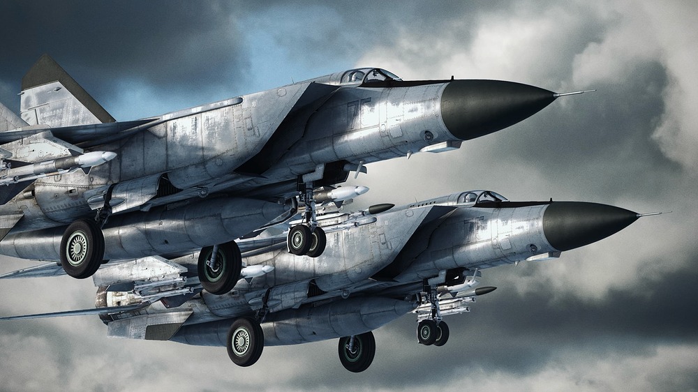 MiG25 2 Ships Landing