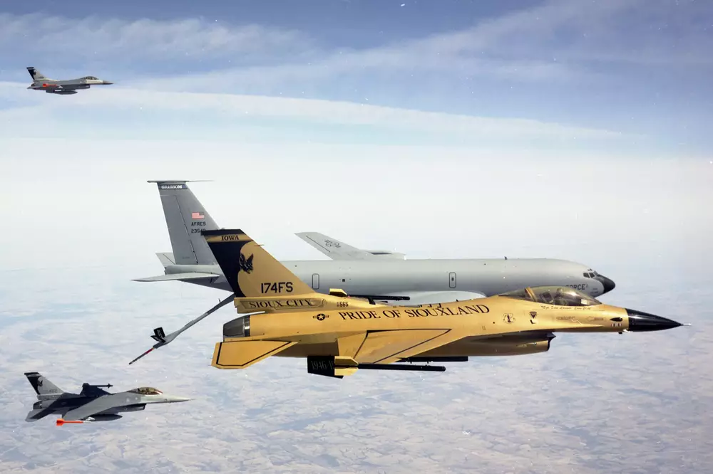 gold-f-16-3-scaled