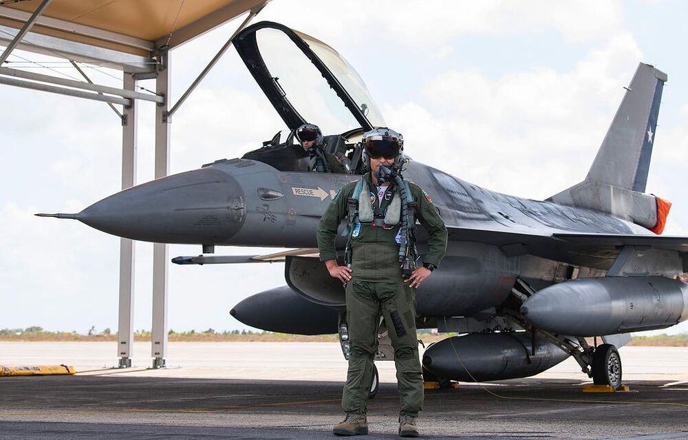El F-16 es la espina dorsal de la defensa aérea de Chile desde hace 15 años y ahora, ya se encuentra gestada una modernización para extender la vida de los aviones con proyección estratégica. Pronto, nos adentrare