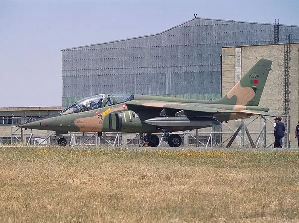 800px-Dassault-Dornier_Alpha_Jet_A_Portugal_-_Air_Force_AN0407648