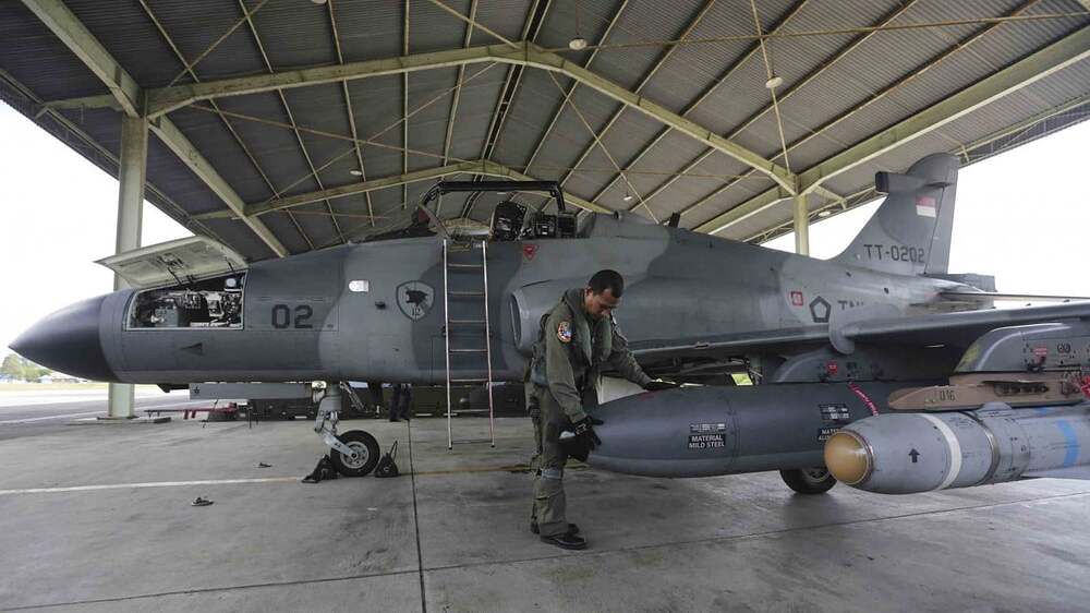 5a94d8276fcff-alutsista-pesawat-tempur-hawk-100-200_1265_711