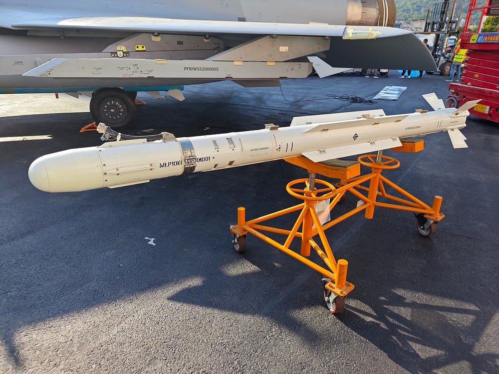 lots-of-detailed-pictures-of-j-10ce-and-pl10e-album-v0-6hak7sc26pzd1