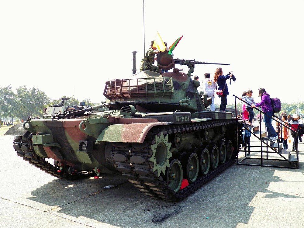 CM-12_Tank_Open_to_Visitors_20120211