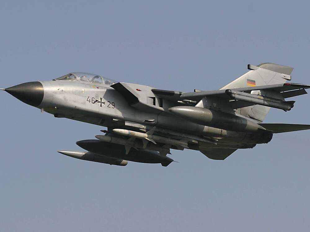 30212597-tornado-ecr-luftwaffe-bundeswehr-anti-radar-raketen-harm-Me9