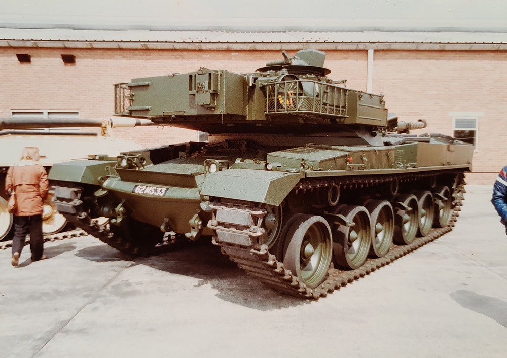 FV4030 2 Shir 1 (1)