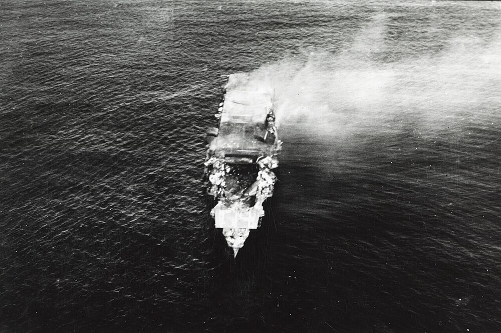 Japanese_aircraft_carrier_Hiryu_adrift_and_burning_on_5_June_1942_(NH_73065)