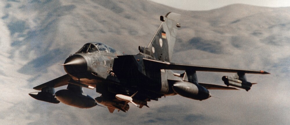 Deutsche-Marine-MRCA-Tornado-ten-Marinefliegergeschwaders-MFG-2-Seezielflugkoerper-Typ-Kormoran-AGM-88-HARM-Antiradar-Lenkwaffe