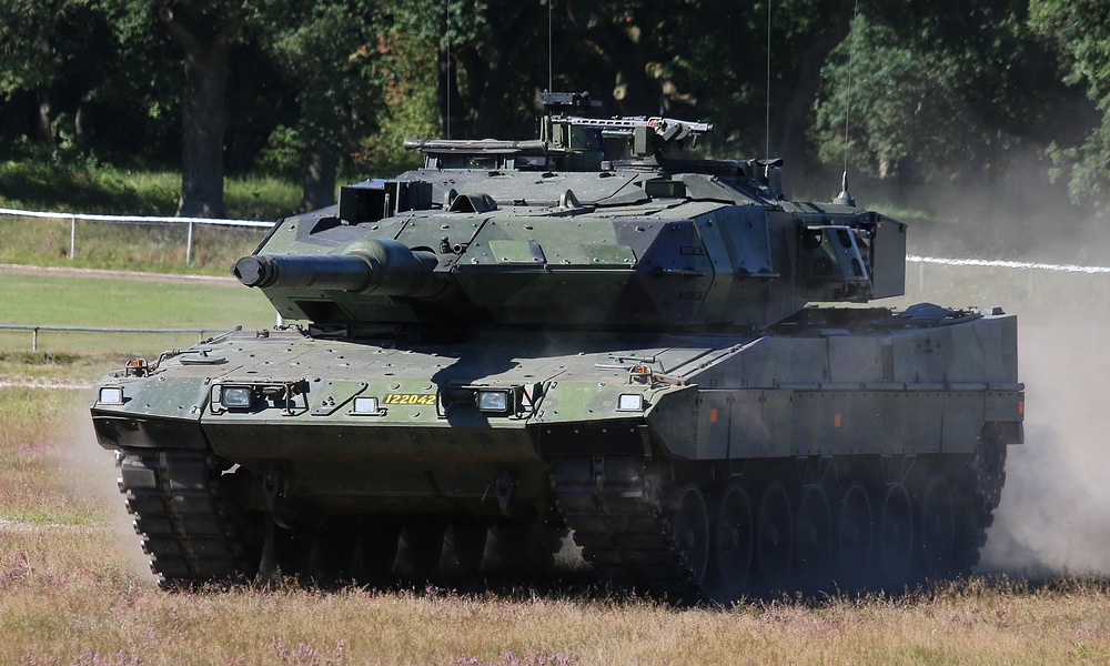 Stridsvagn_122_Revinge_2016-2_(cropped) (1)