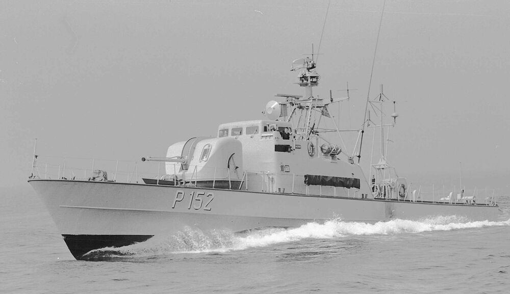 HMS Munin under en övning sommaren, 1980