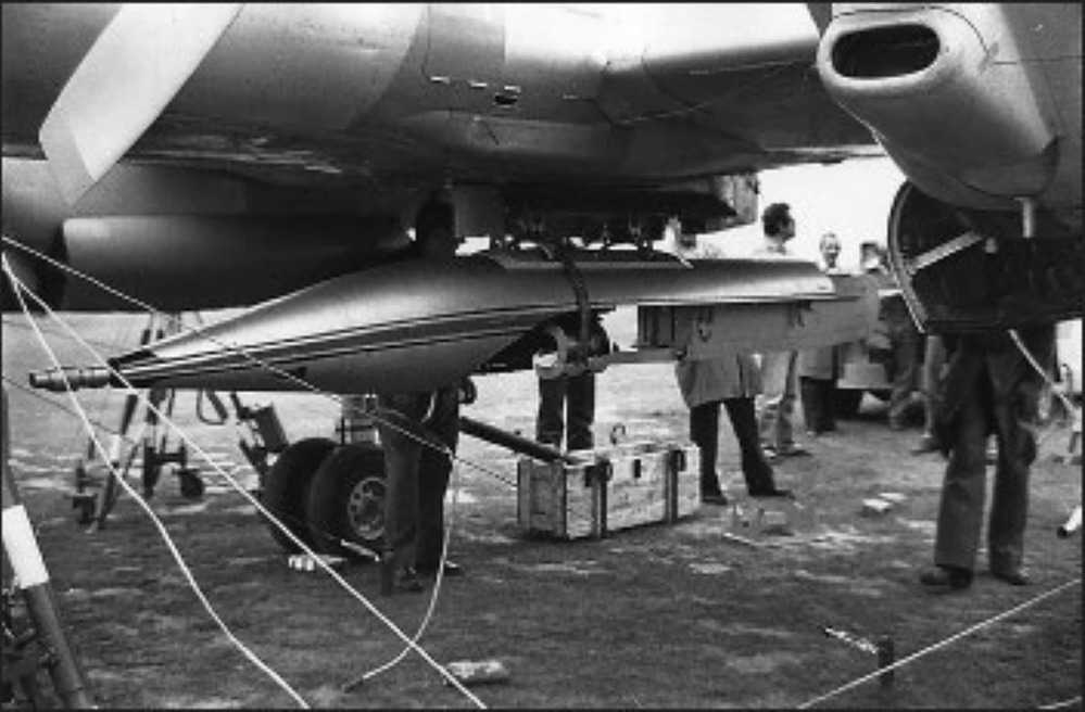 IA-58 PUCARÁ con POD DEFA 30mm