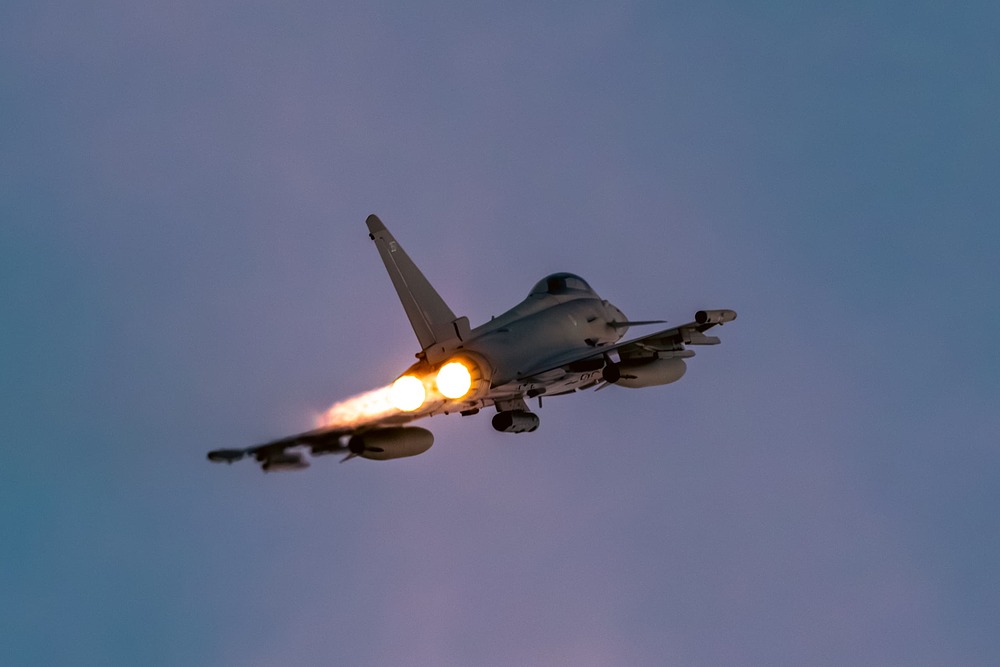 140 EAW-20250717-0160-PTO Night Flying-0084