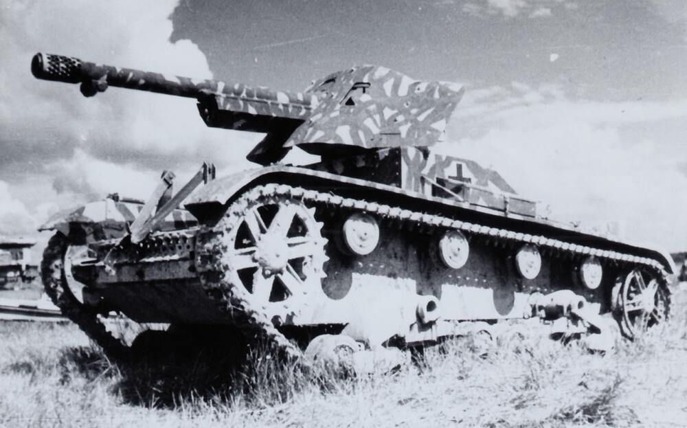 German-7.5-cm-Pak-9738-mounted-on-Soviet-T-26-infantry-tank-chassis