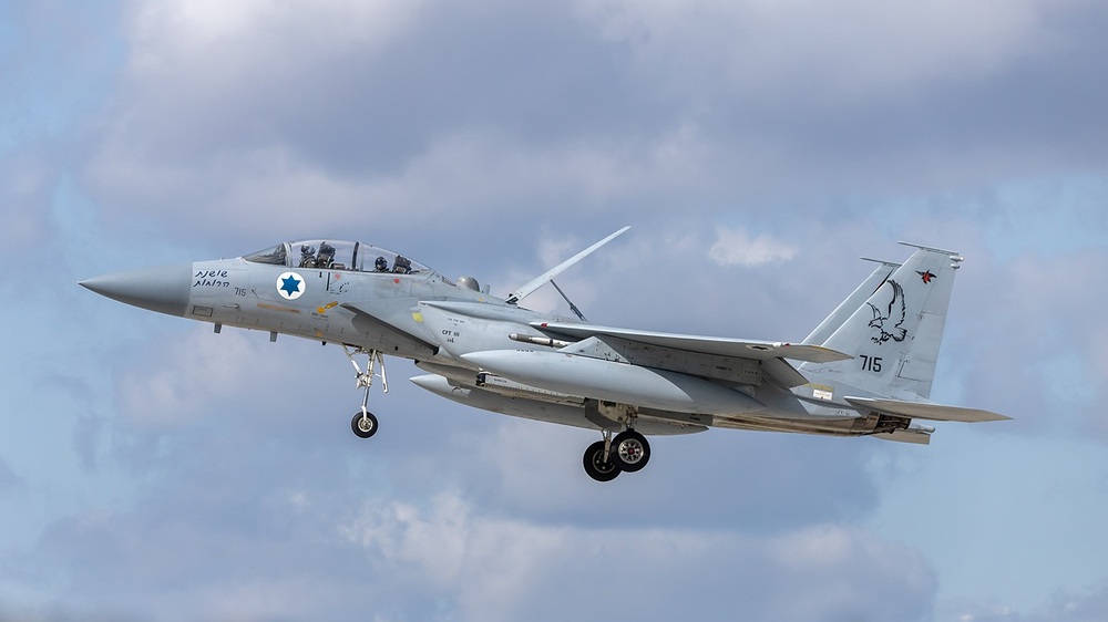 f-15i-fighter-landing-010226-SS