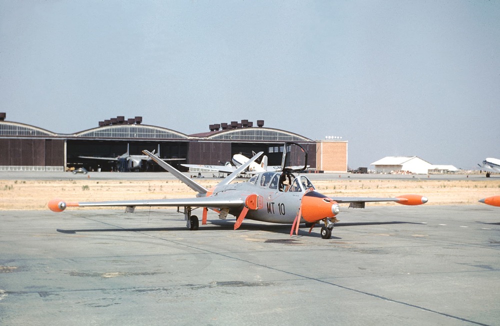 MT10_col_1_Kamina_1960_-_Swietek