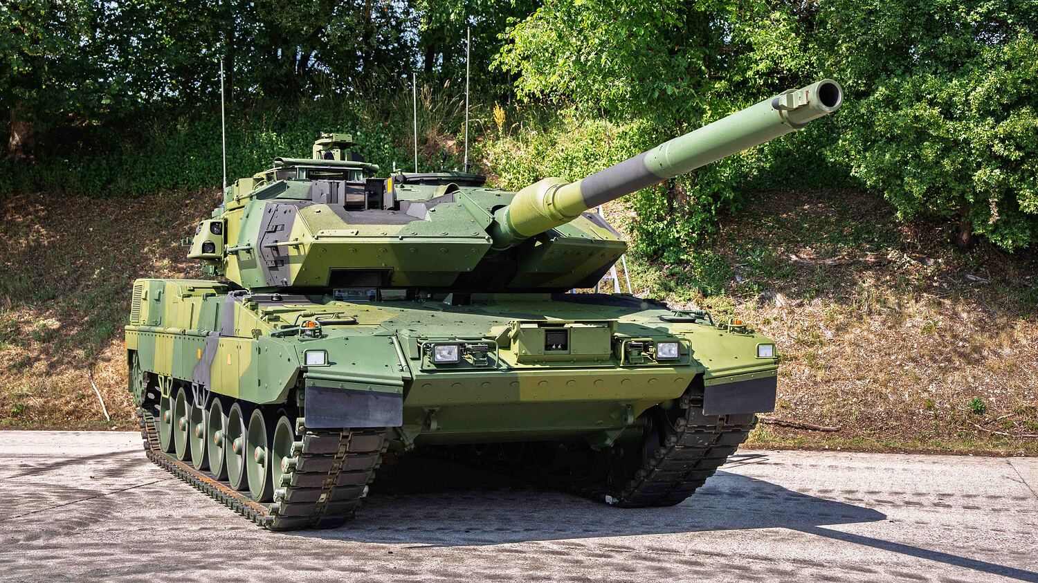 Strv Engine Strv 123A - the First of Sweden's Next-Generation Leopards - Ground ...