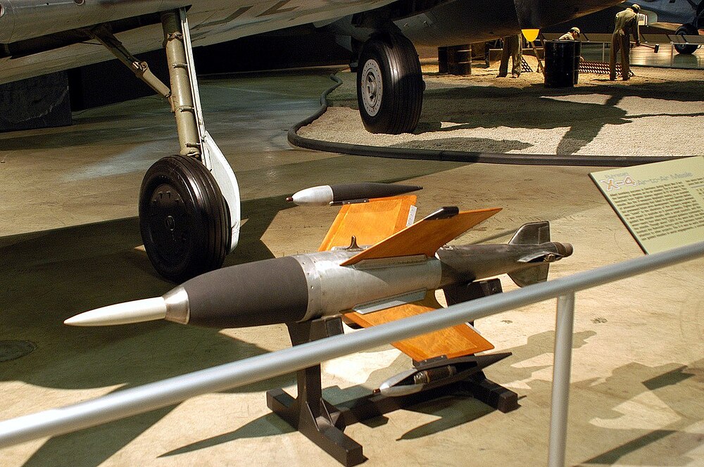 1280px-Ruhrstahl_X-4_missile