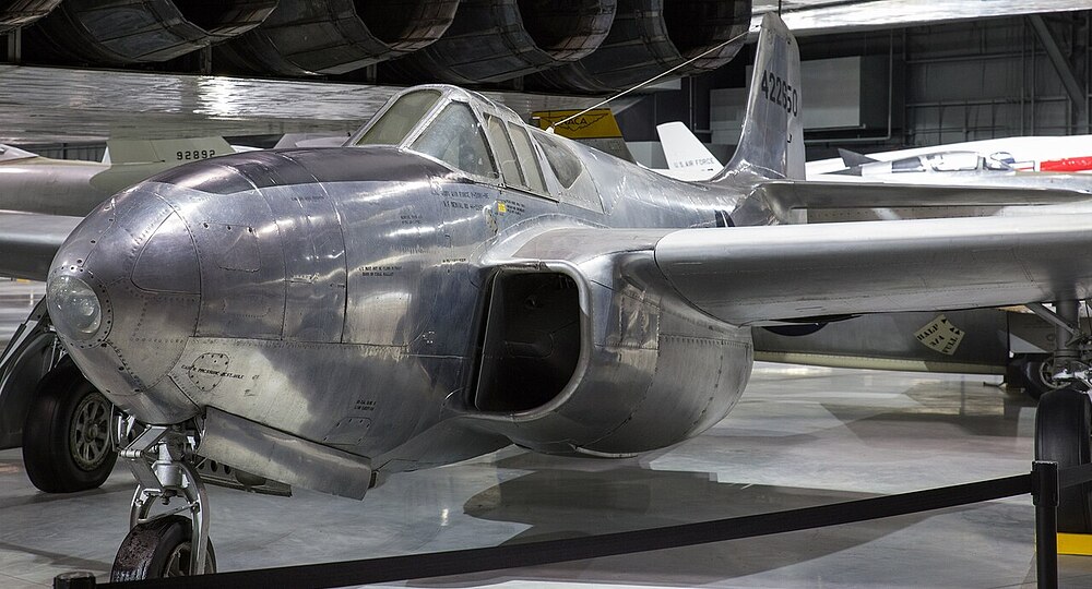 Bell_P-59B_Airacomet_(28020772376)