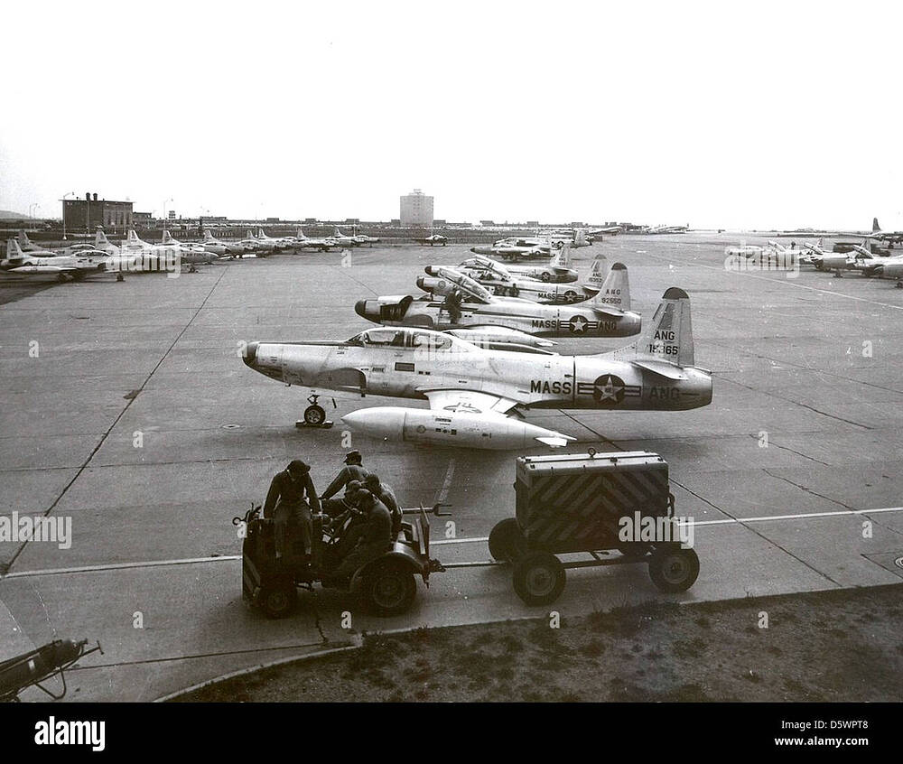 the-lockheed-f-94b-5-lo-starfire-used-by-the-101st-fighter-interceptor-D5WPT8 (1)