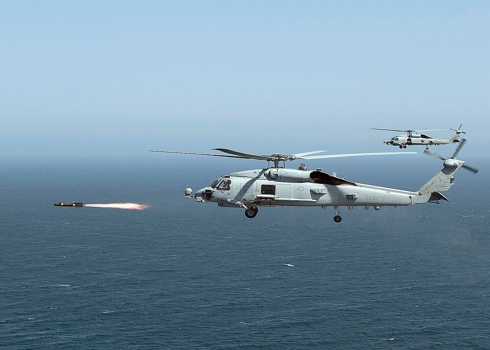 MH-60R_Seahawk_and_Hellfire