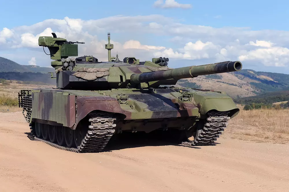 serbian-ministry-of-defence-showcases-upgraded-m-84-as1-main-attle-tanks-4 (1)
