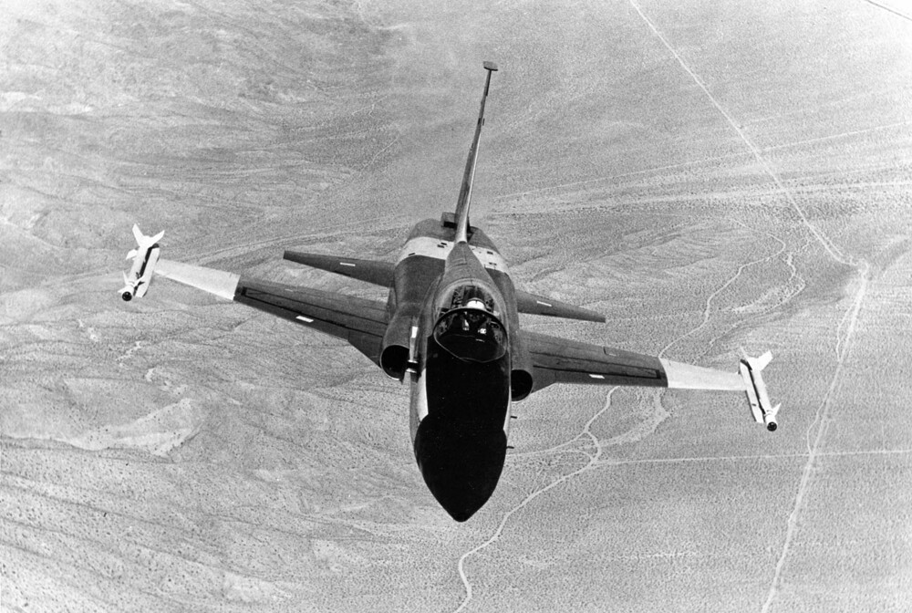 Northrop_YF-5A_with_sidewinder_missiles_060905-F-1234S-003