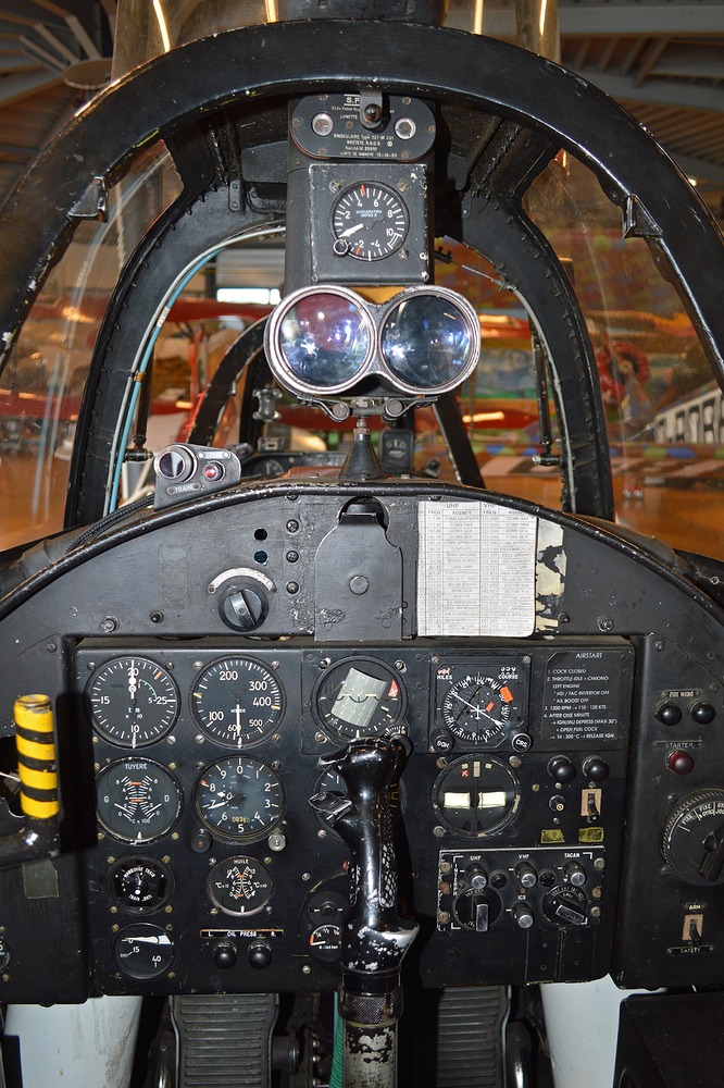 Rear_cockpit_of_Fouga_CM.170R_Magister_‘MT13’_(34992256961)
