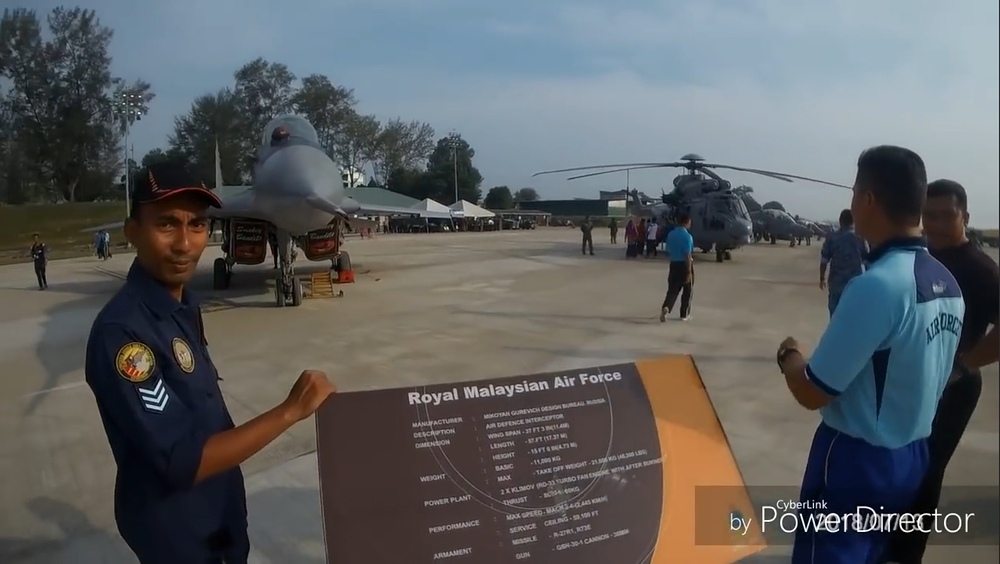 Screenshot_20251213_014308_comalohabrowser_edit_11681477208112