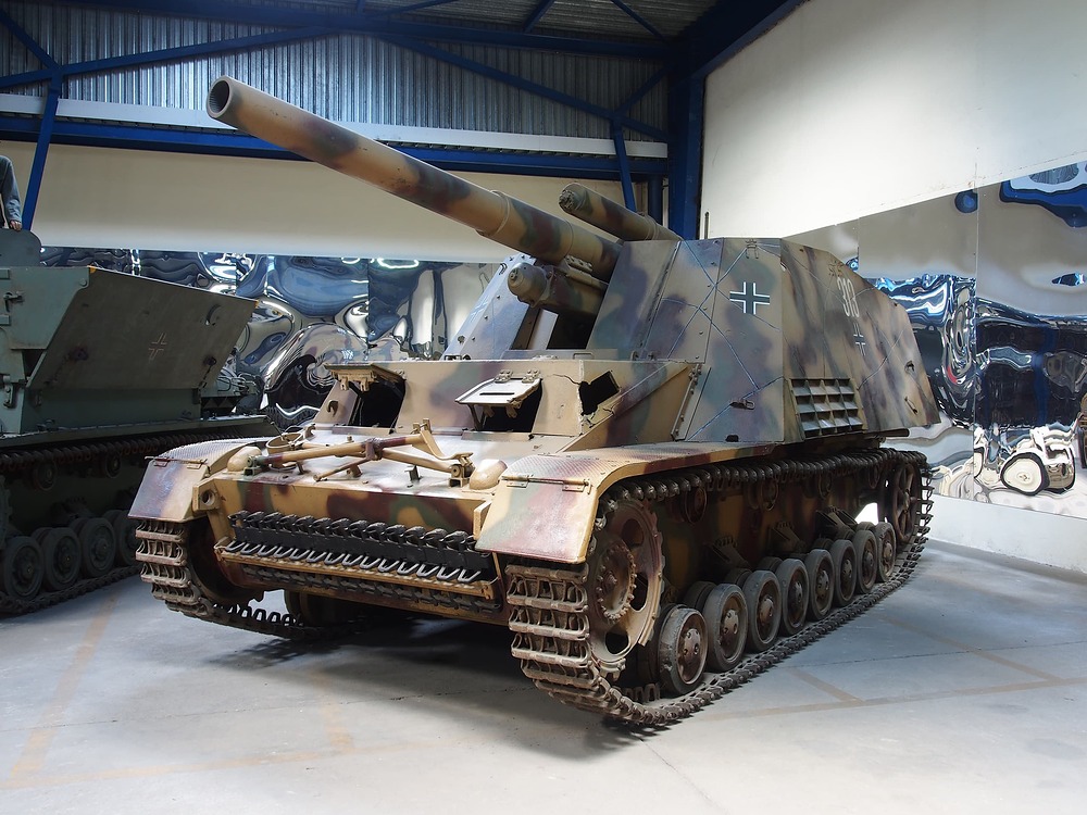 SdKfz_165_Hummel,_Musée_des_Blindés,_France,_pic-2