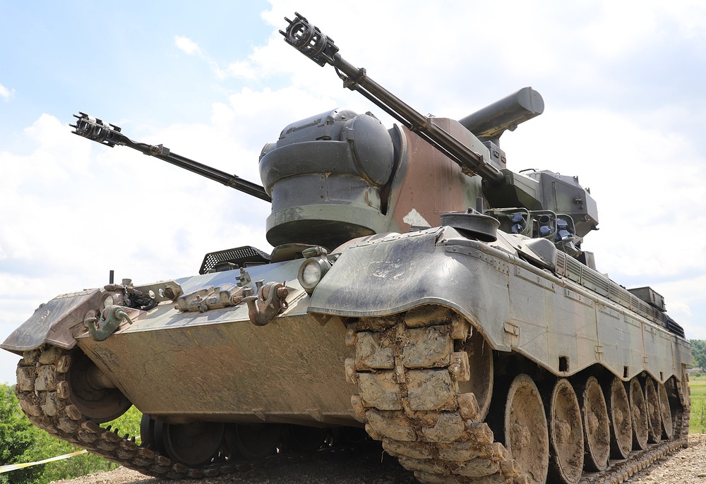 ukraine-is-now-officially-operating-cheetah-spaags-this-was-v0-uuf97g2aer4d1