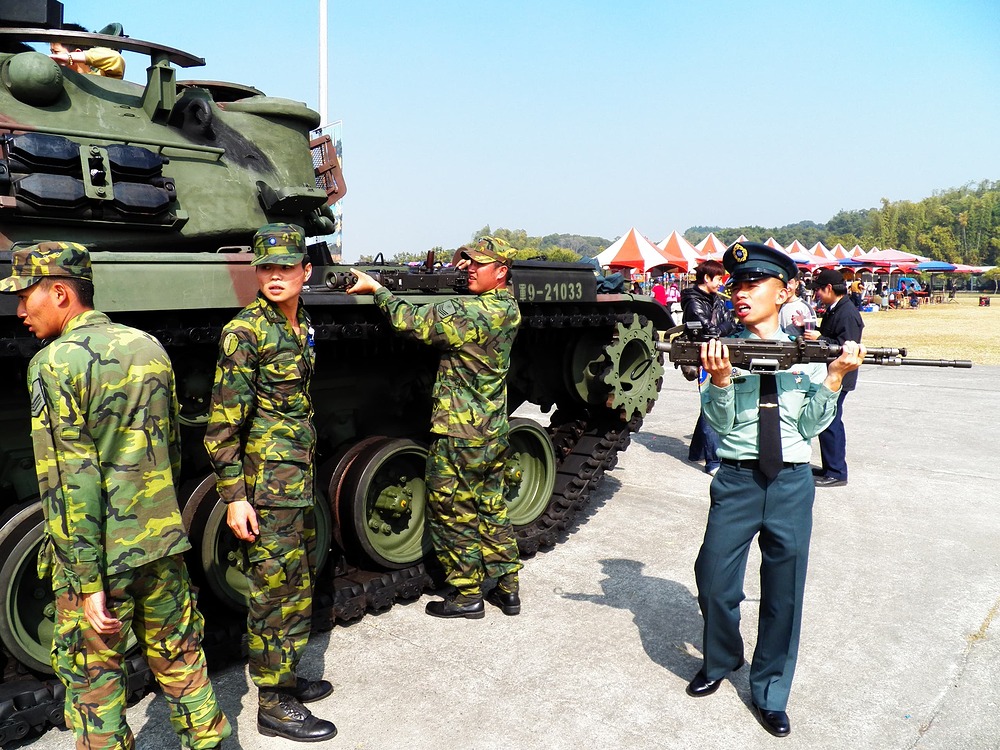 Soldiers_Taken_out_Machine_Guns_of_CM-12_Tank_20120211